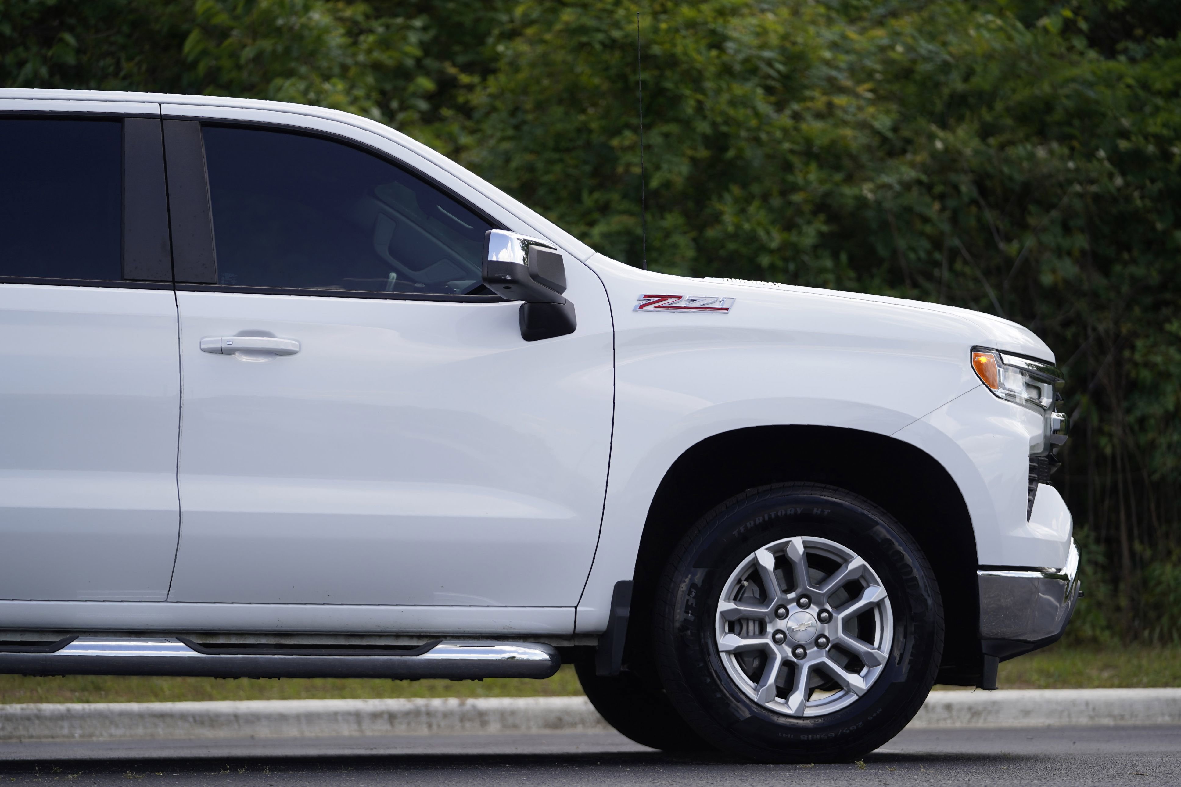 Used 2022 Chevrolet Silverado 1500 LT AWD/4WD image 6