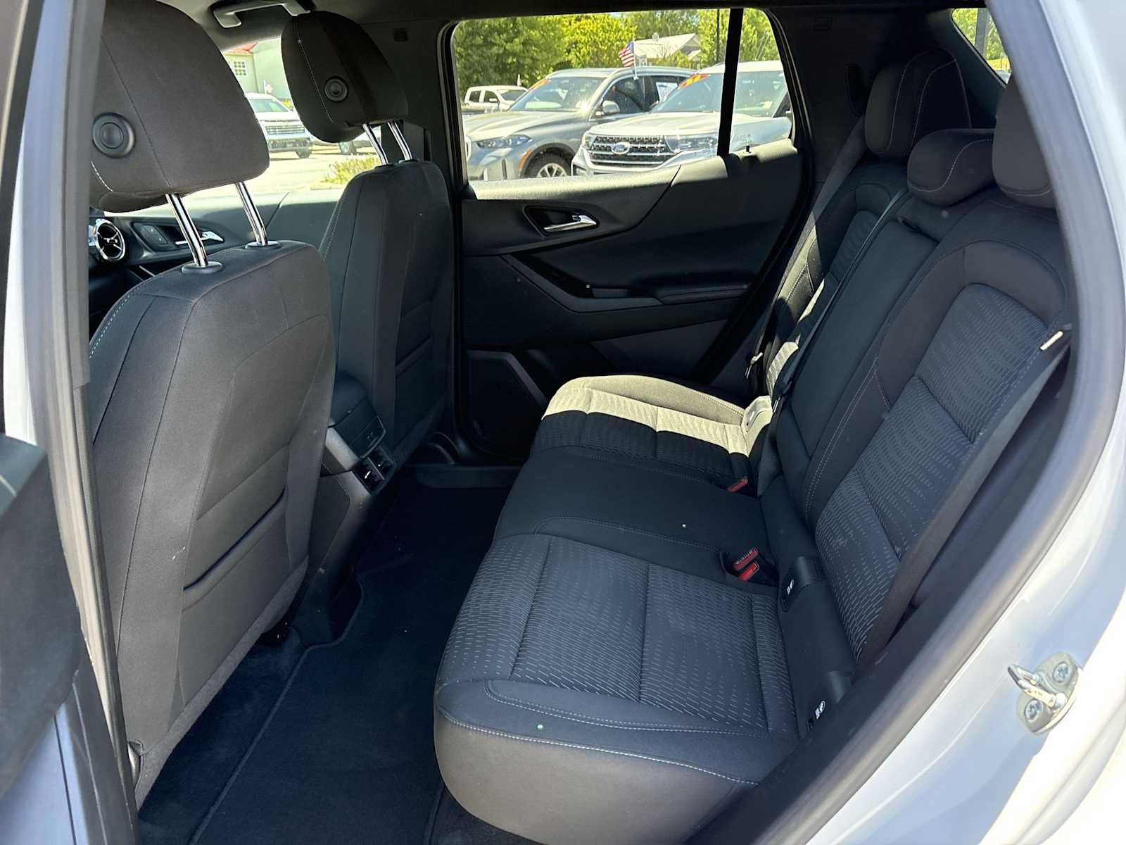 Used 2025 Chevrolet Equinox LT AWD/4WD image 24