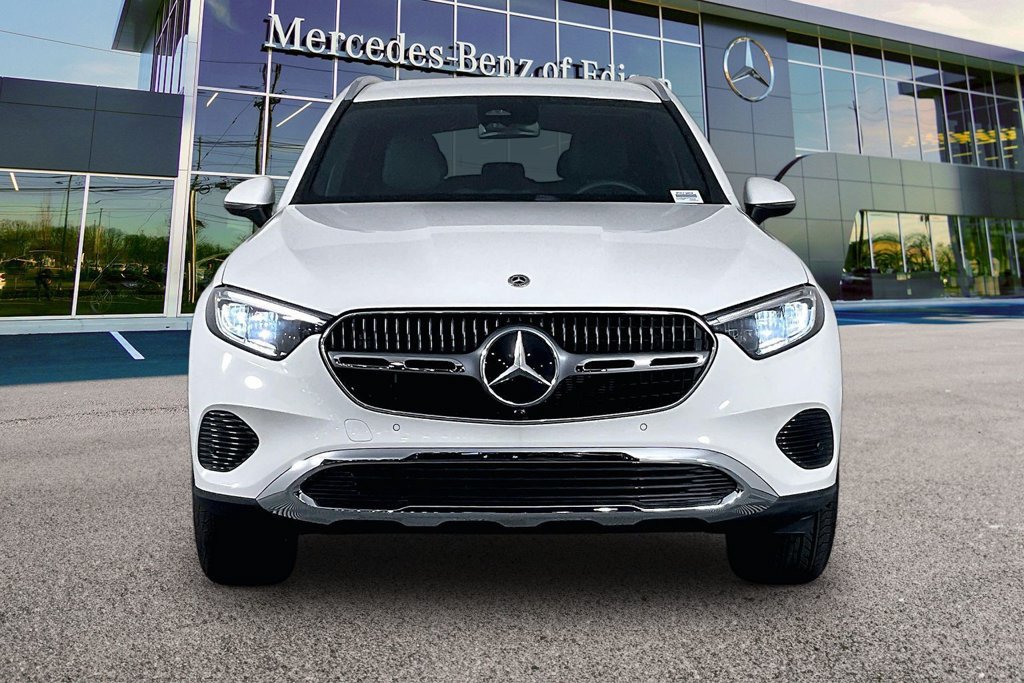 Certified 2025 Mercedes-Benz GLC 300 4MATIC image 3