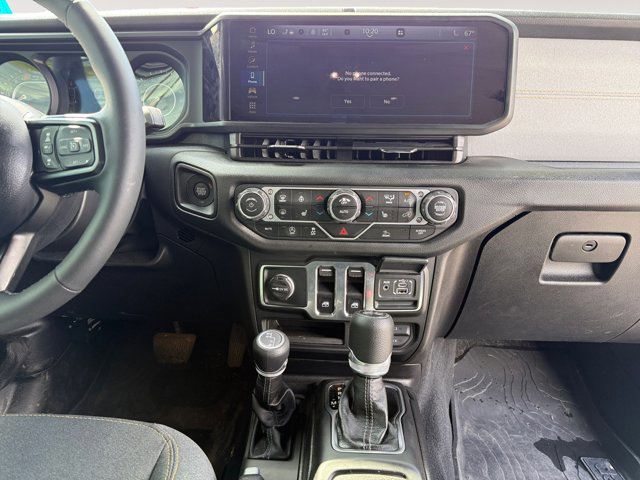 Used 2025 Jeep Wrangler Sport AWD/4WD image 16