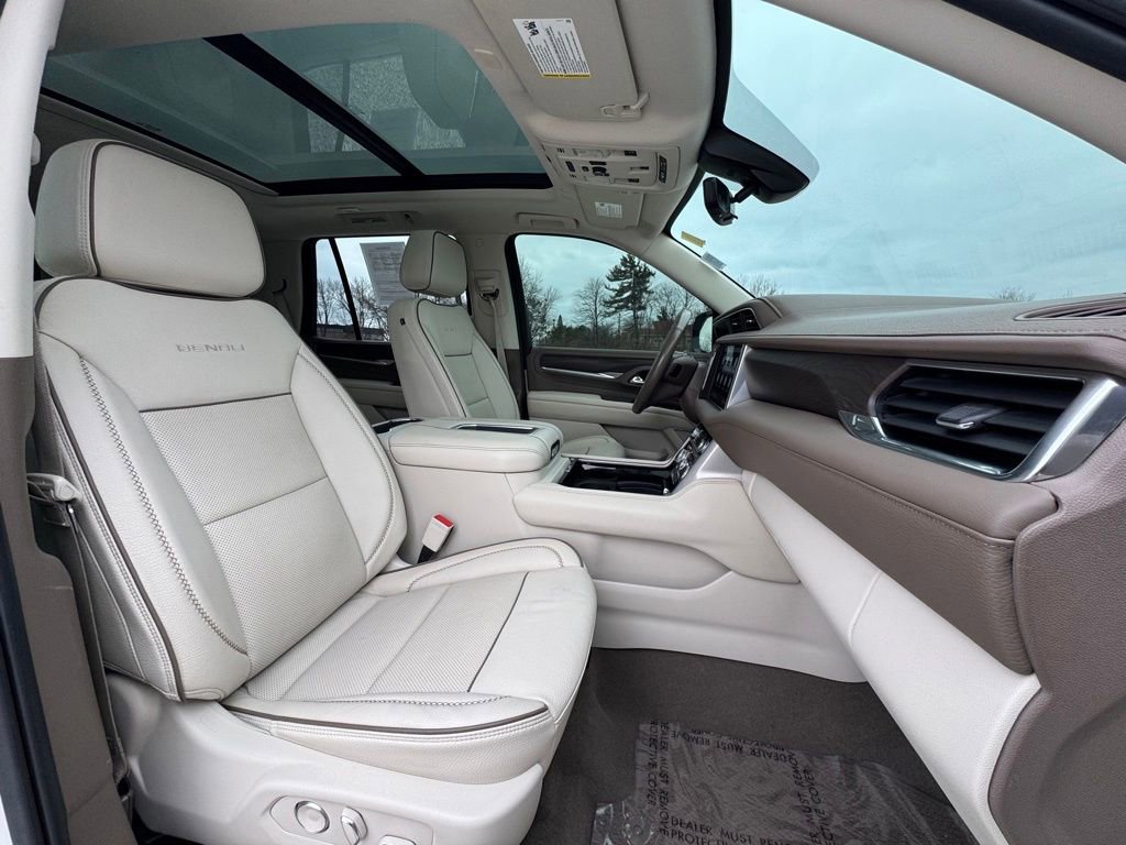 Used 2021 GMC Yukon Denali w/ Denali Premium Package image 32