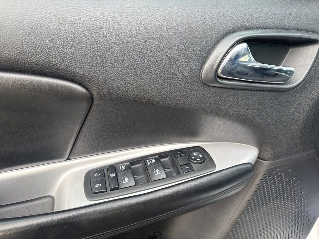 Used 2014 Dodge Journey SXT w/ Flexible Seating Group image 13