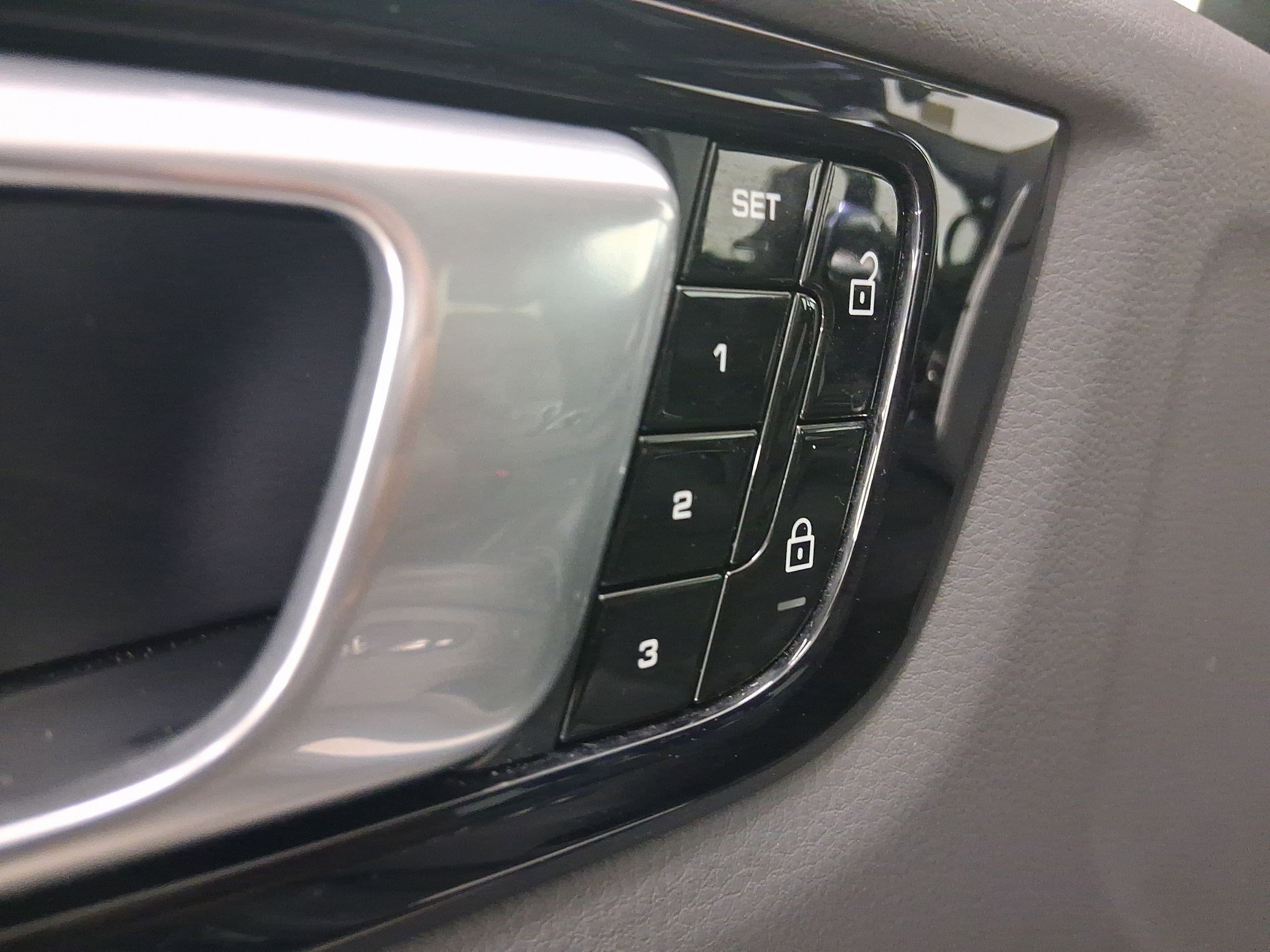 Used 2021 Porsche Cayenne image 15