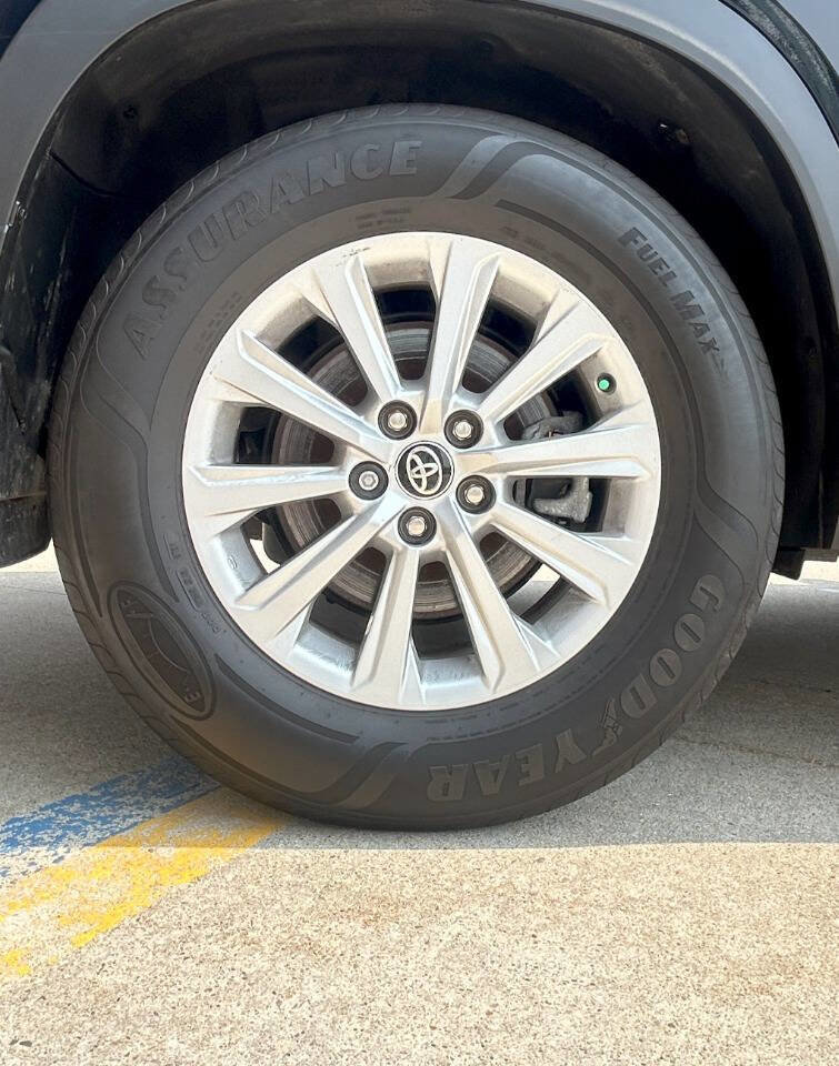 Used 2024 Toyota Grand Highlander AWD image 36
