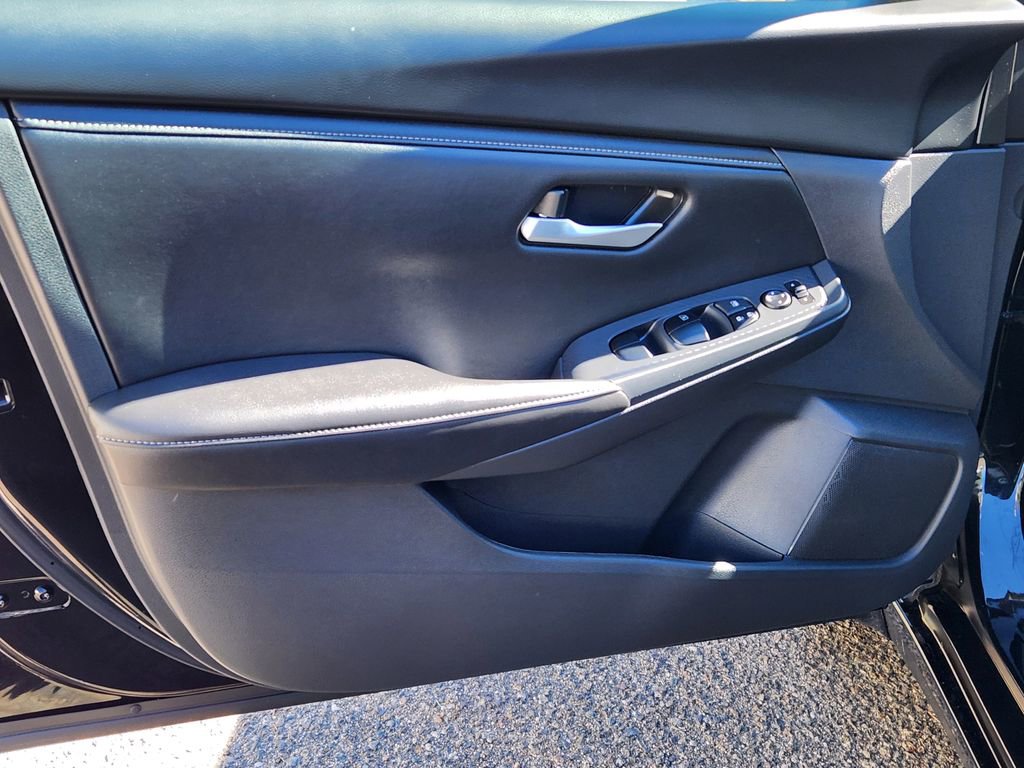 Used 2025 Nissan Sentra SV w/ All-Weather Package image 8