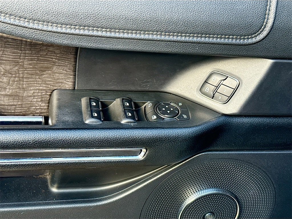 Used 2021 Ford Expedition Limited image 19