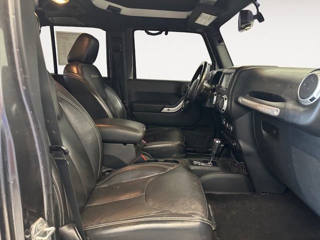 Used 2016 Jeep Wrangler Unlimited Sahara w/ Dual Top Group AWD/4WD image 15