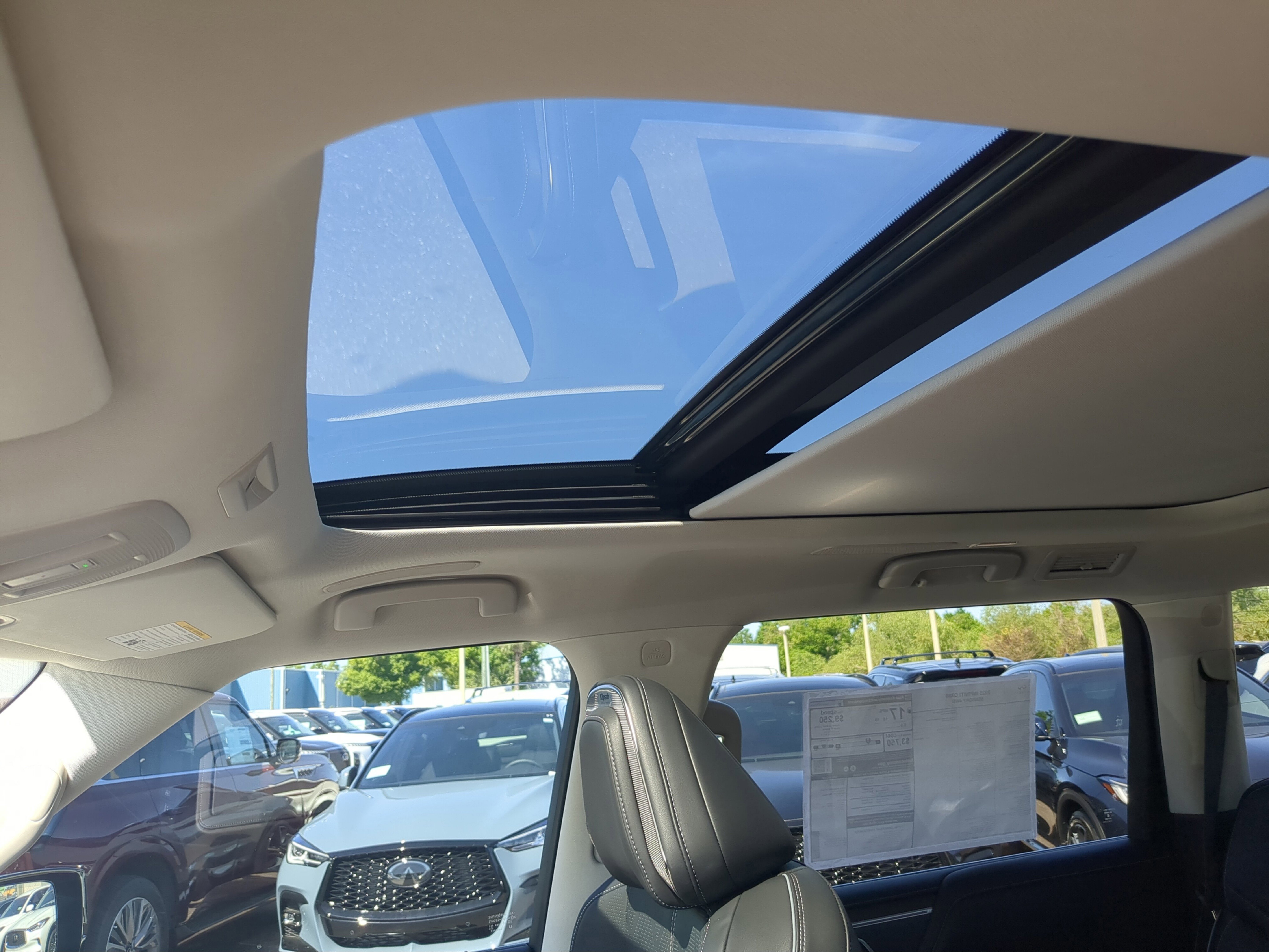 New 2025 INFINITI QX80 Sensory image 42