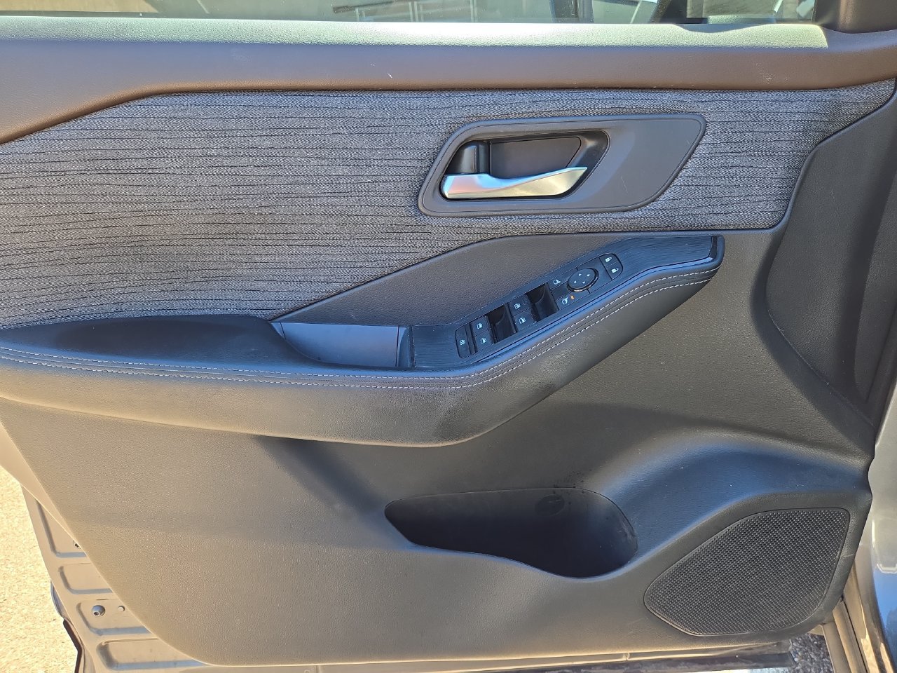 Used 2023 Nissan Rogue SV FWD image 24