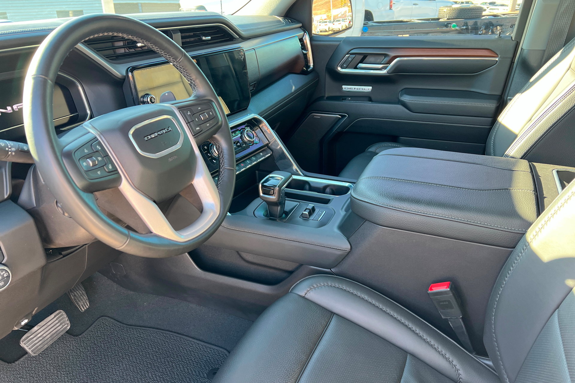 Used 2024 GMC Sierra 1500 Denali AWD/4WD image 16