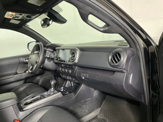 Used 2021 Toyota Tacoma TRD Off-Road w/ TRD Premium Off Road Package AWD/4WD image 22