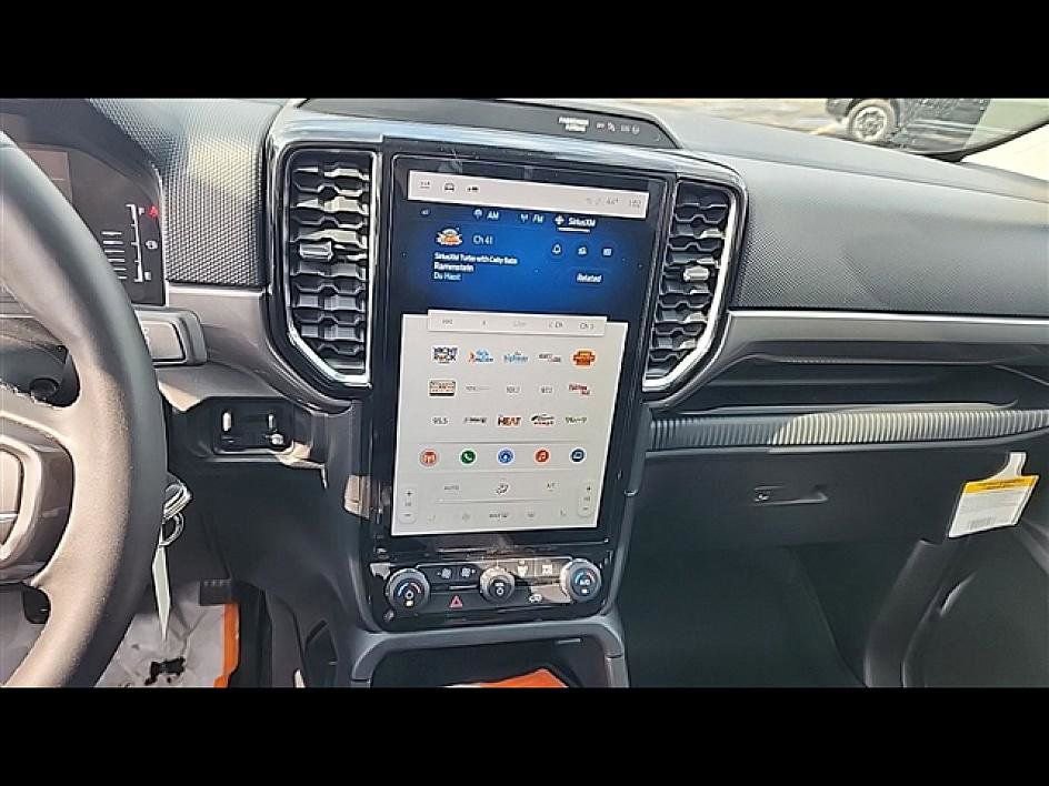 Used 2024 Ford Ranger XLT image 11