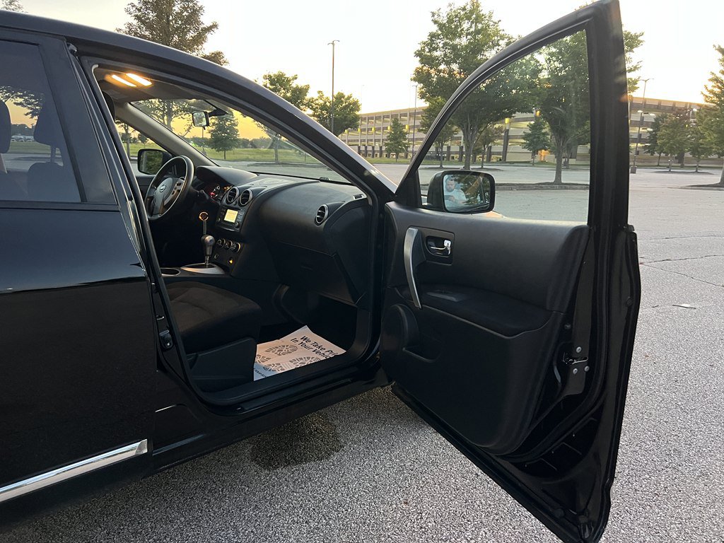 Used 2013 Nissan Rogue S w/ Special Edition Pkg AWD/4WD image 10