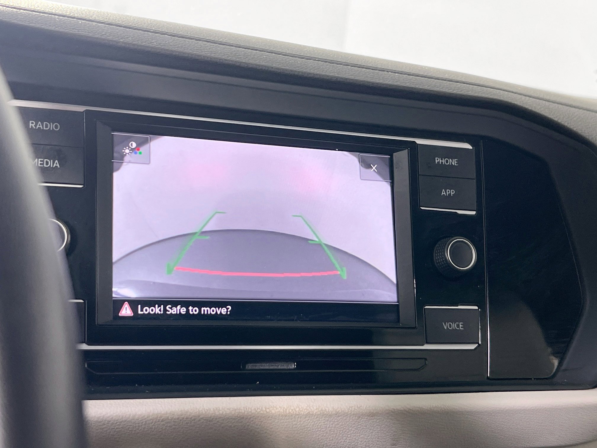 Used 2022 Volkswagen Jetta SE image 13