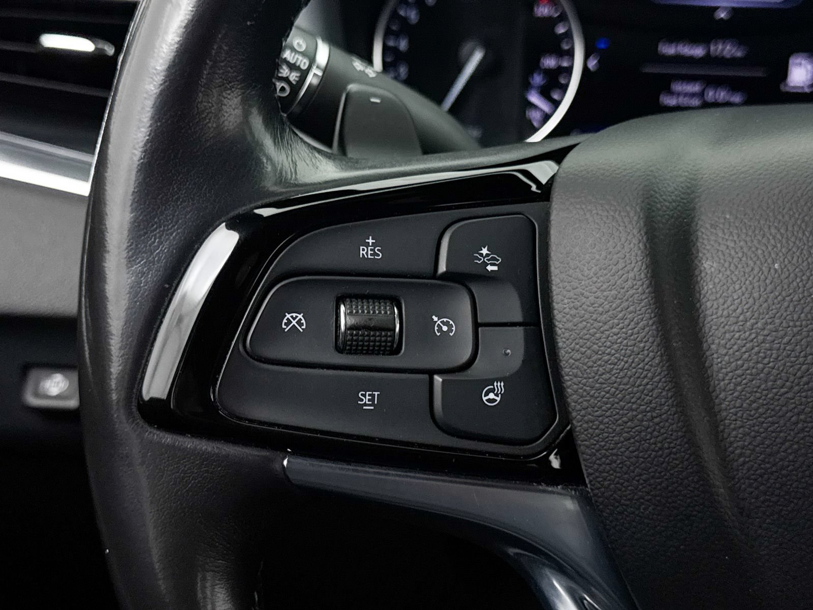 Used 2022 Buick Enclave Premium AWD/4WD image 37
