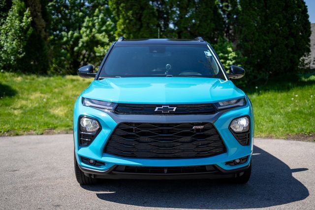 Used 2022 Chevrolet TrailBlazer RS w/ Technology Package FWD image 2