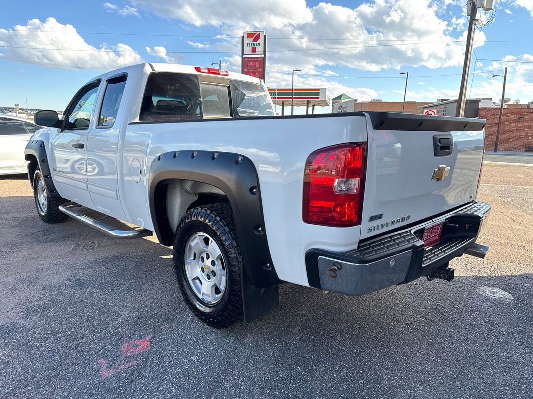 Used 2010 Chevrolet Silverado 1500 LT w/ Max Trailering Pack image 4