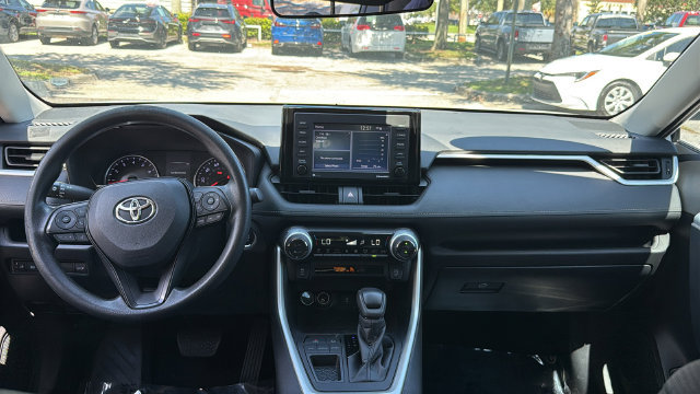 Used 2022 Toyota RAV4 XLE FWD image 14