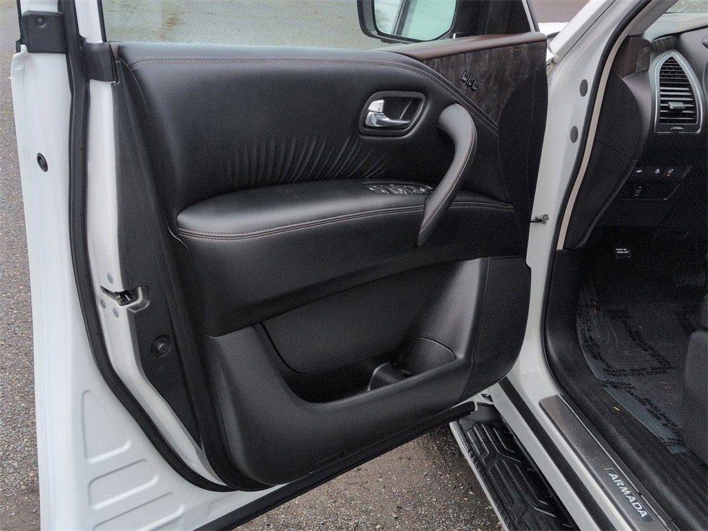 Used 2021 Nissan Armada Platinum image 9
