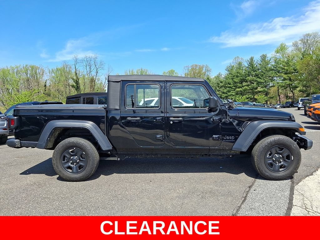 Used 2022 Jeep Gladiator Sport AWD/4WD image 7