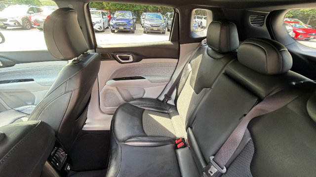 Used 2023 Jeep Compass Latitude w/ Sun and Sound Group AWD/4WD image 29
