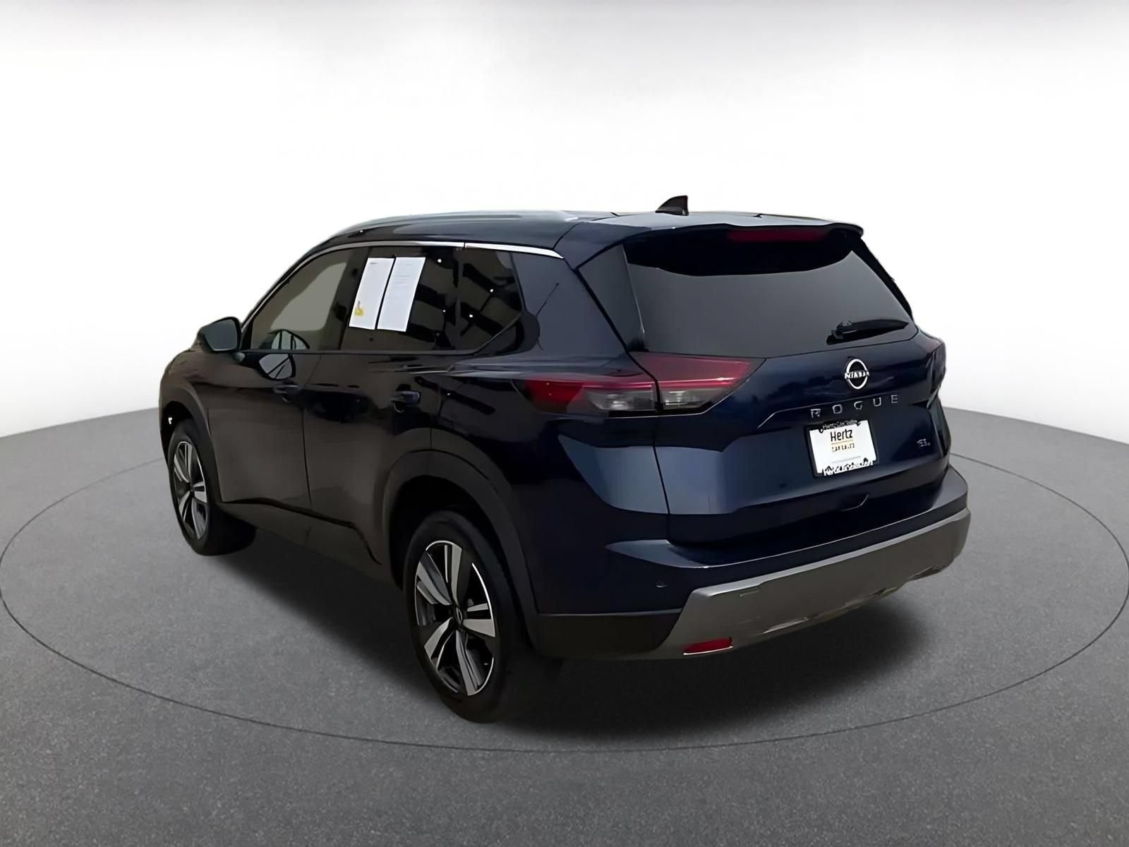 Used 2026 Nissan Rogue SL FWD image 11