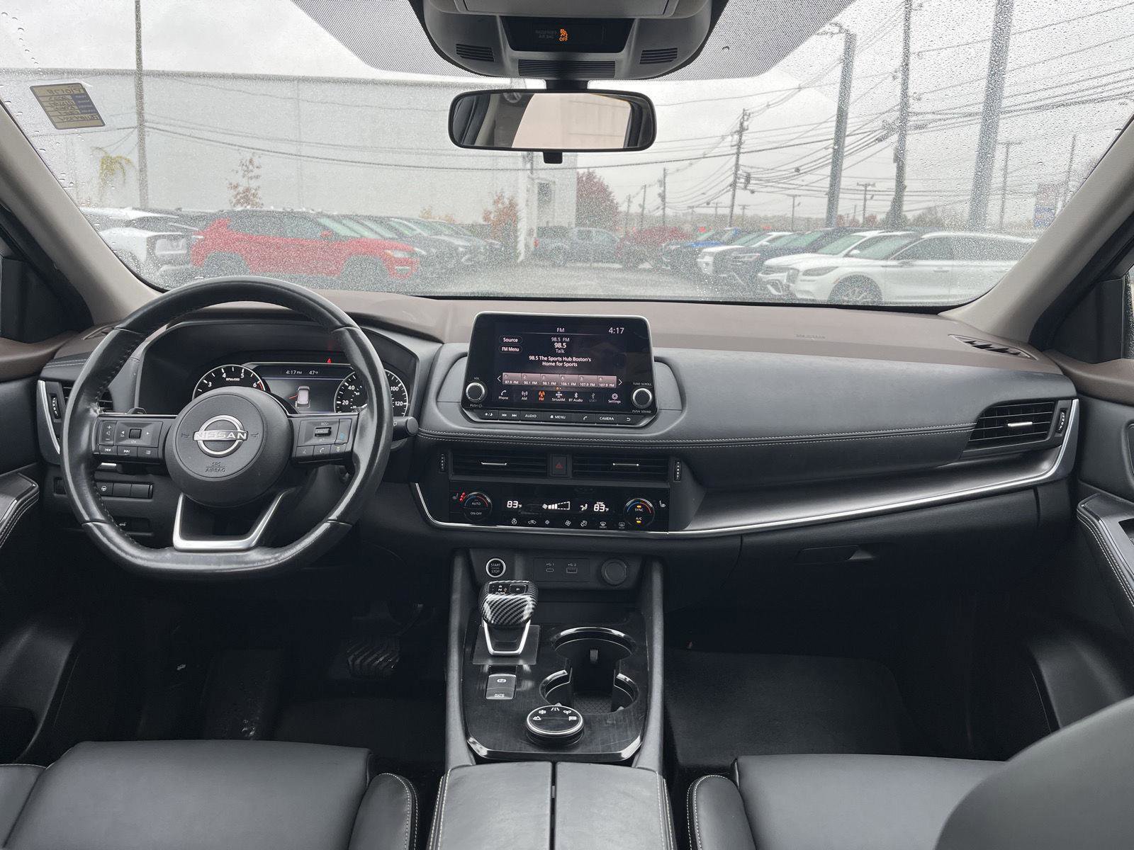 Used 2023 Nissan Rogue SV w/ SV Premium Package image 13