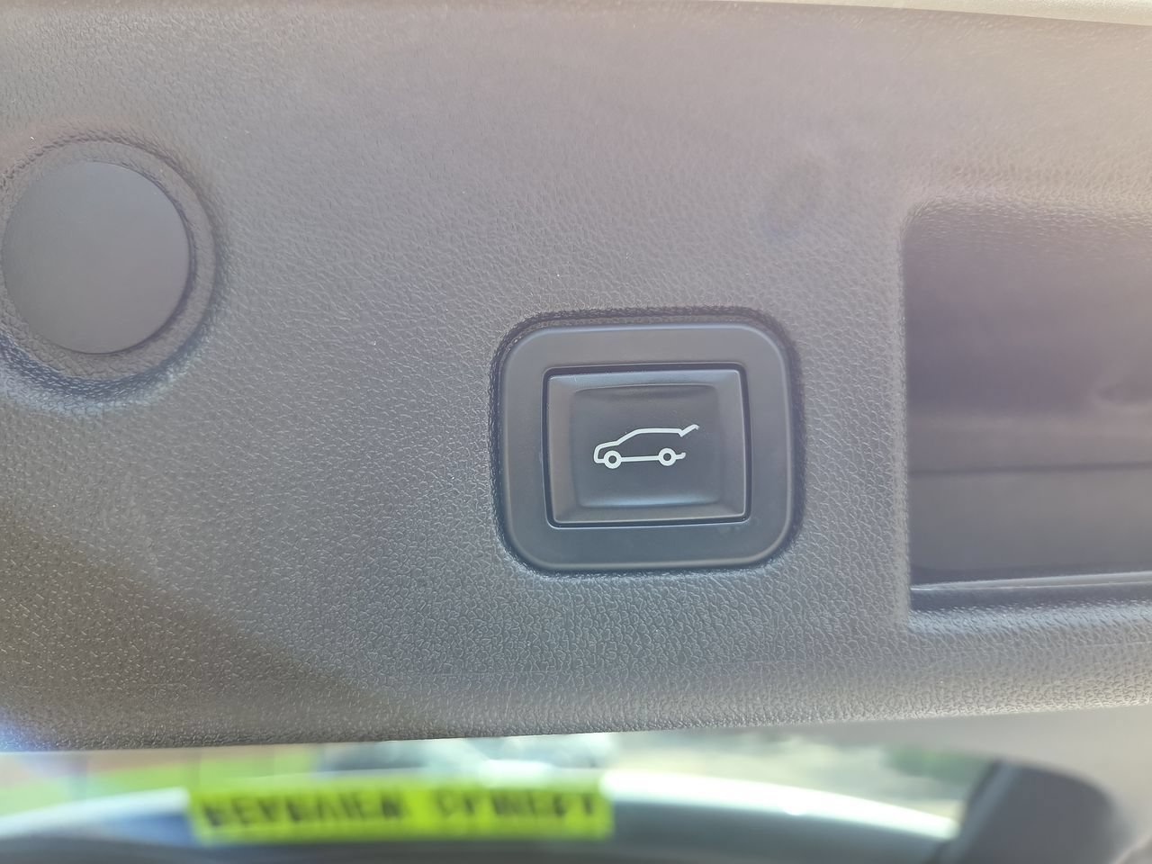 Used 2018 Chevrolet Equinox LT FWD image 23