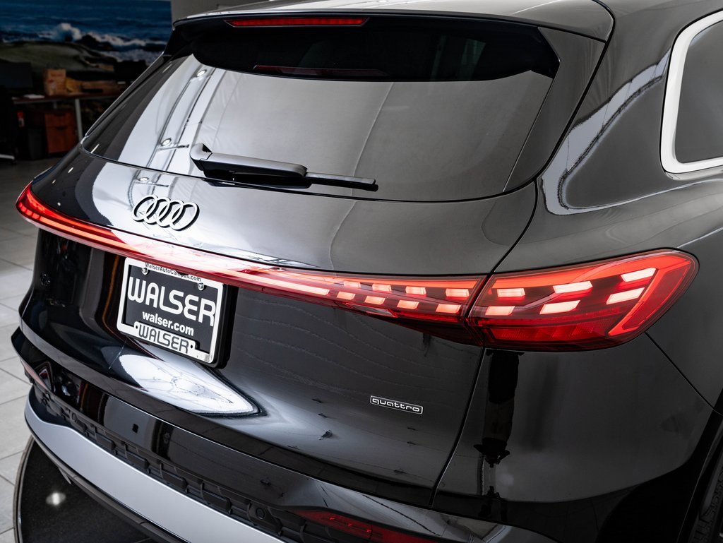 Certified 2025 Audi Q5 2.0T Premium Plus image 17