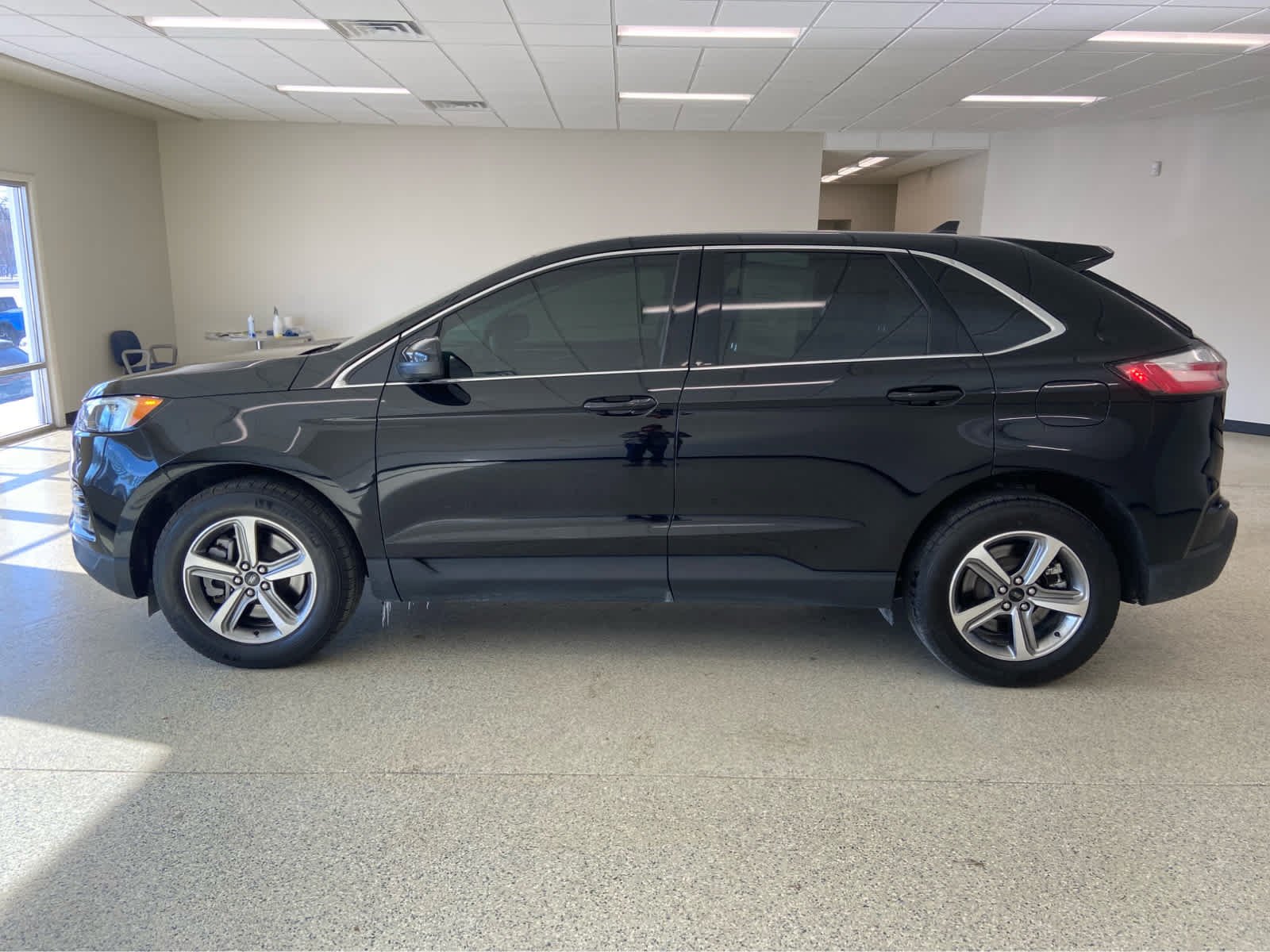 Used 2024 Ford Edge SEL w/ Convenience Package AWD/4WD image 13