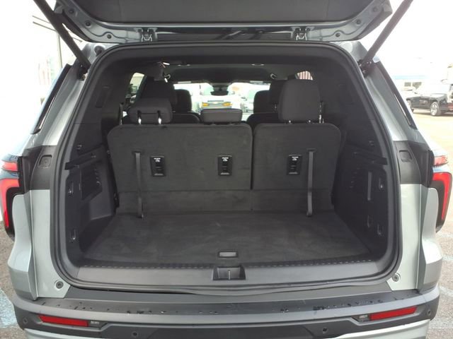 Used 2026 Chevrolet Traverse LT w/ Driver Confidence Package AWD/4WD image 18