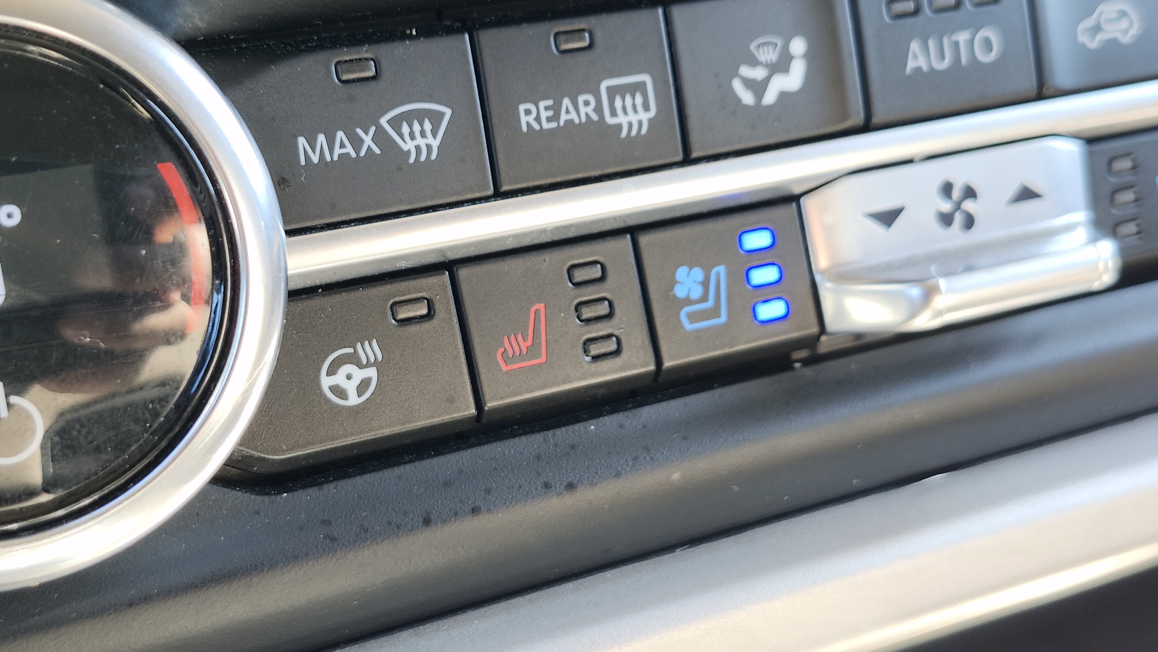 Used 2023 Ford Expedition Limited image 32