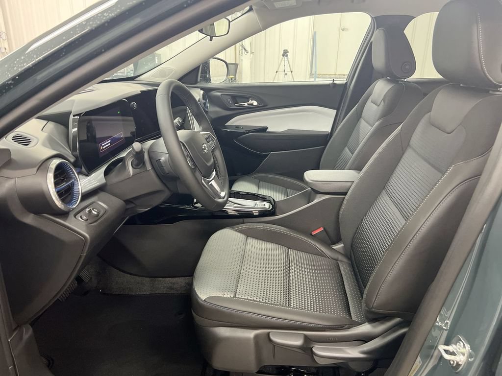 New 2026 Chevrolet Trax LT w/ Driver Confidence Package FWD image 19