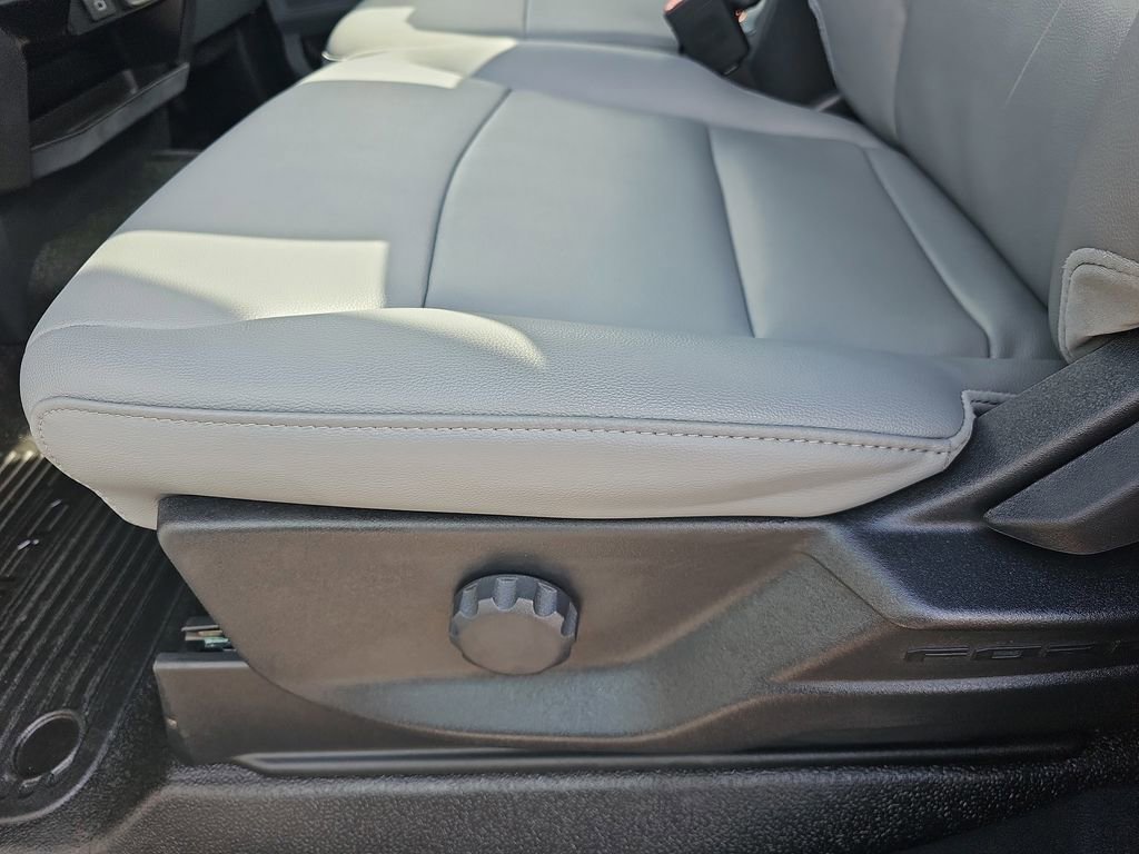 New 2026 Ford F550 4x4 Regular Cab Super Duty image 30