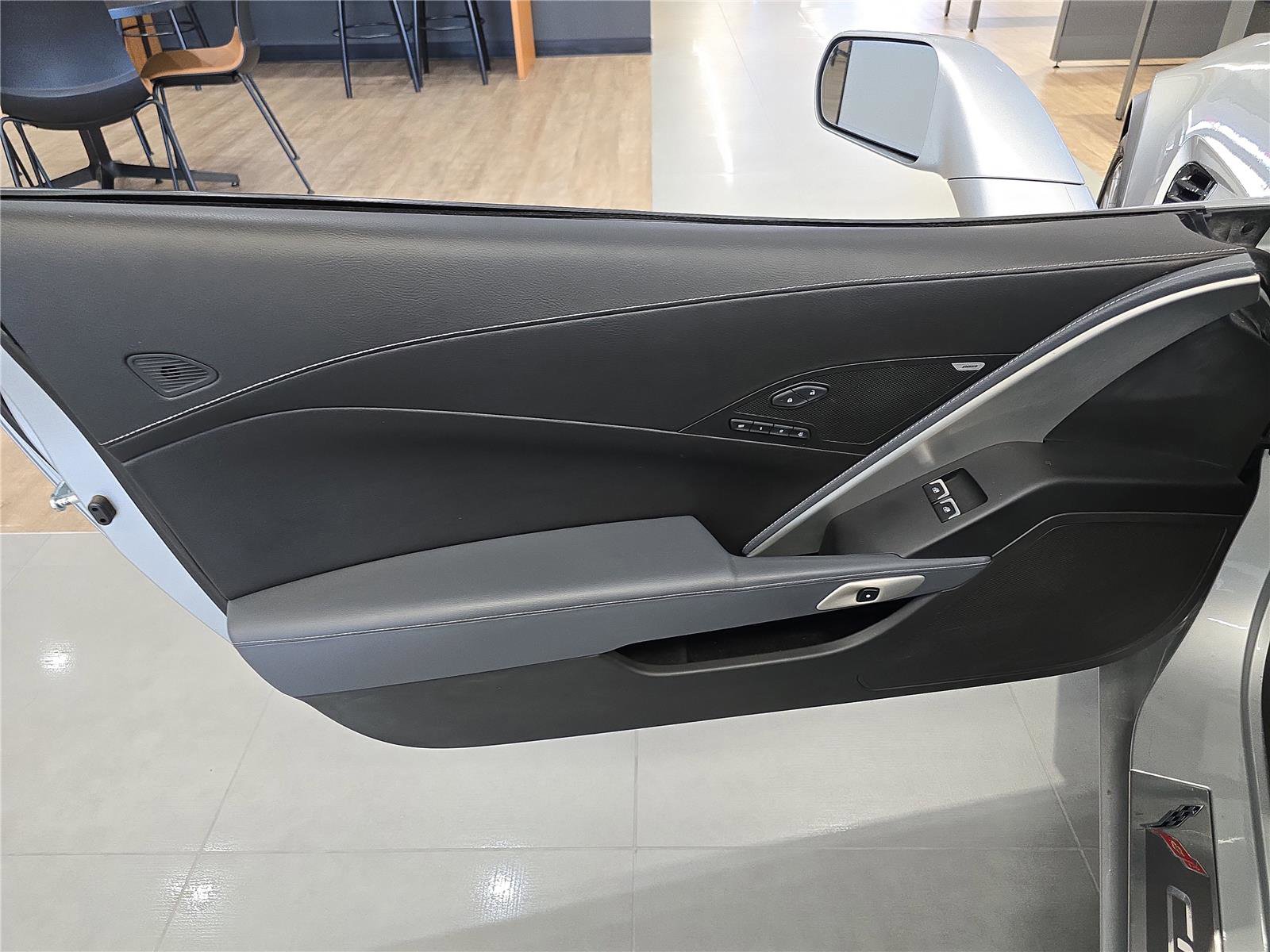 Used 2015 Chevrolet Corvette Z06 w/ 2LZ Preferred Equipment Group image 11