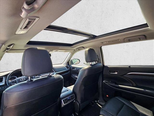 Used 2015 Toyota Highlander Limited Platinum image 20