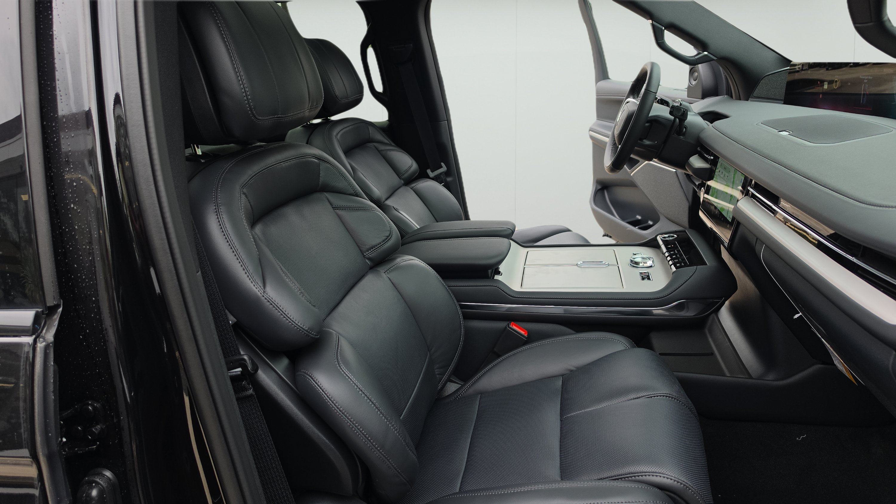 New 2026 Lincoln Navigator Reserve w/ Jet Appearance Package AWD/4WD image 27