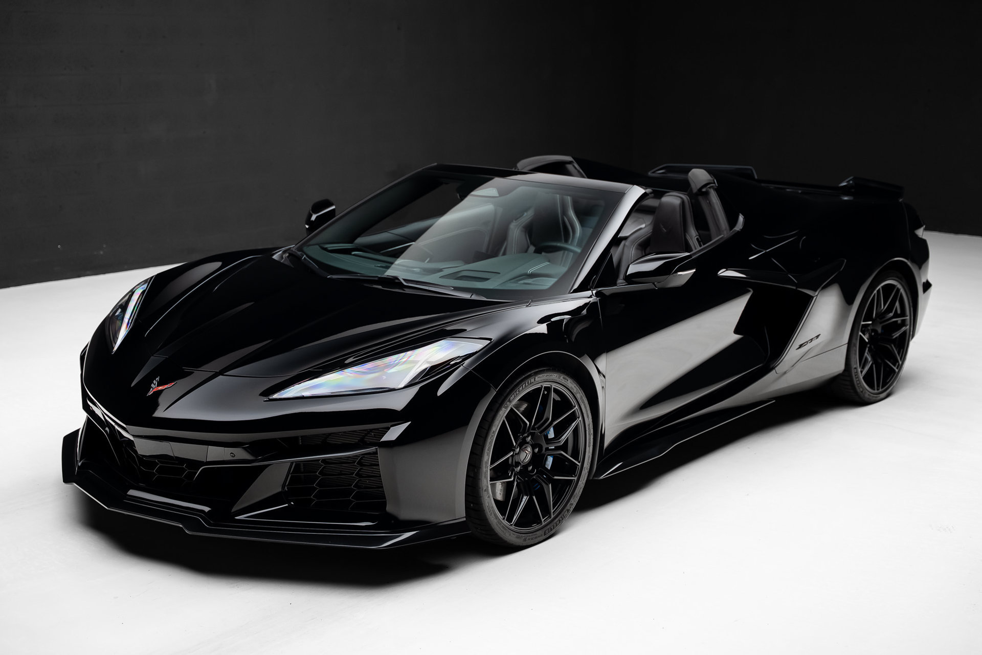 Used 2024 Chevrolet Corvette Z06 RWD image 7