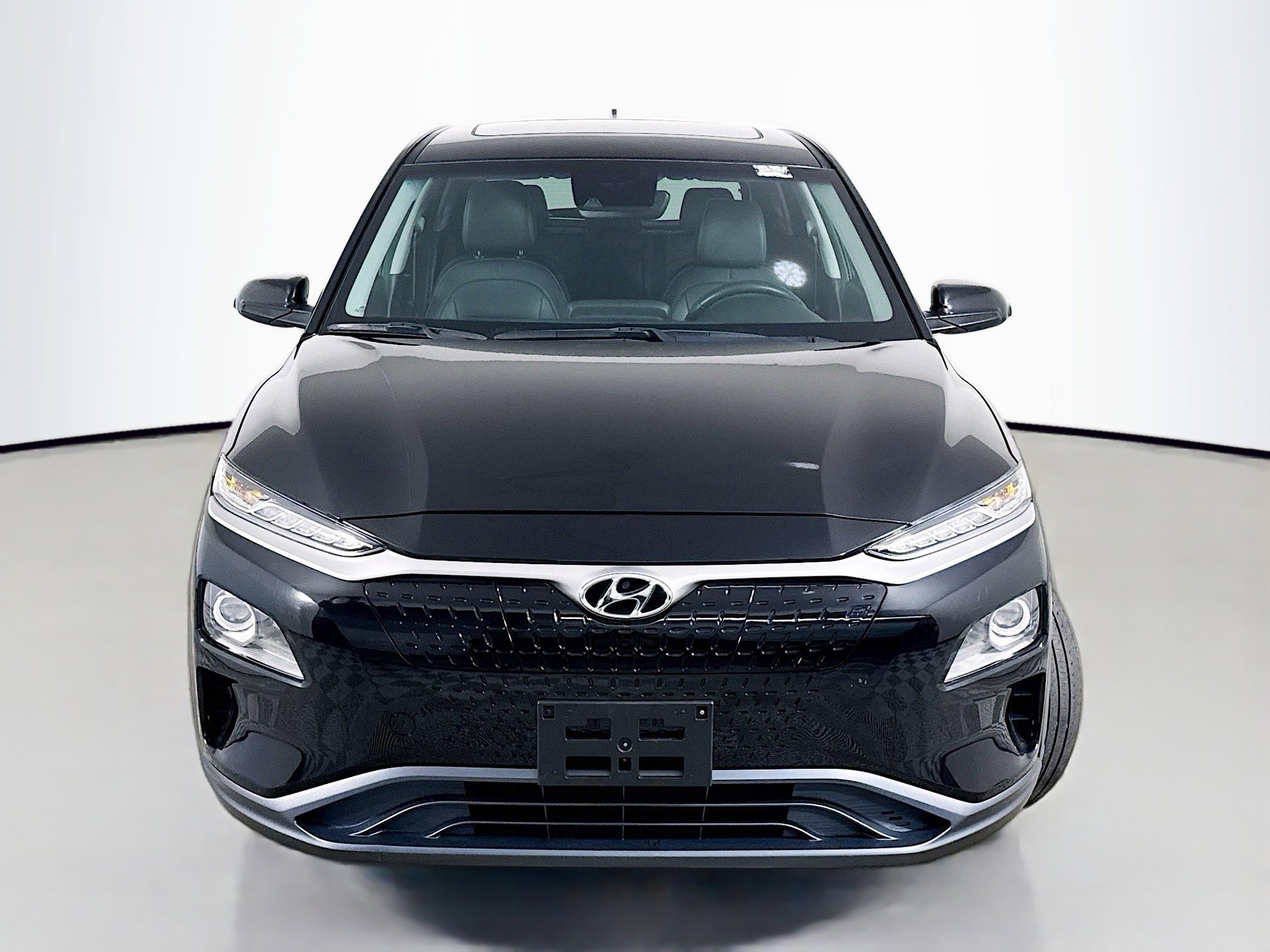 Used 2021 Hyundai Kona Limited w/ Cargo Package image 2