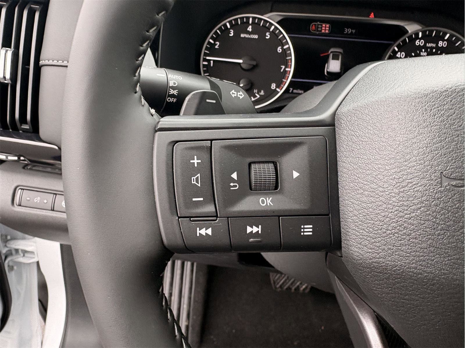New 2026 Nissan Pathfinder SV AWD/4WD image 22