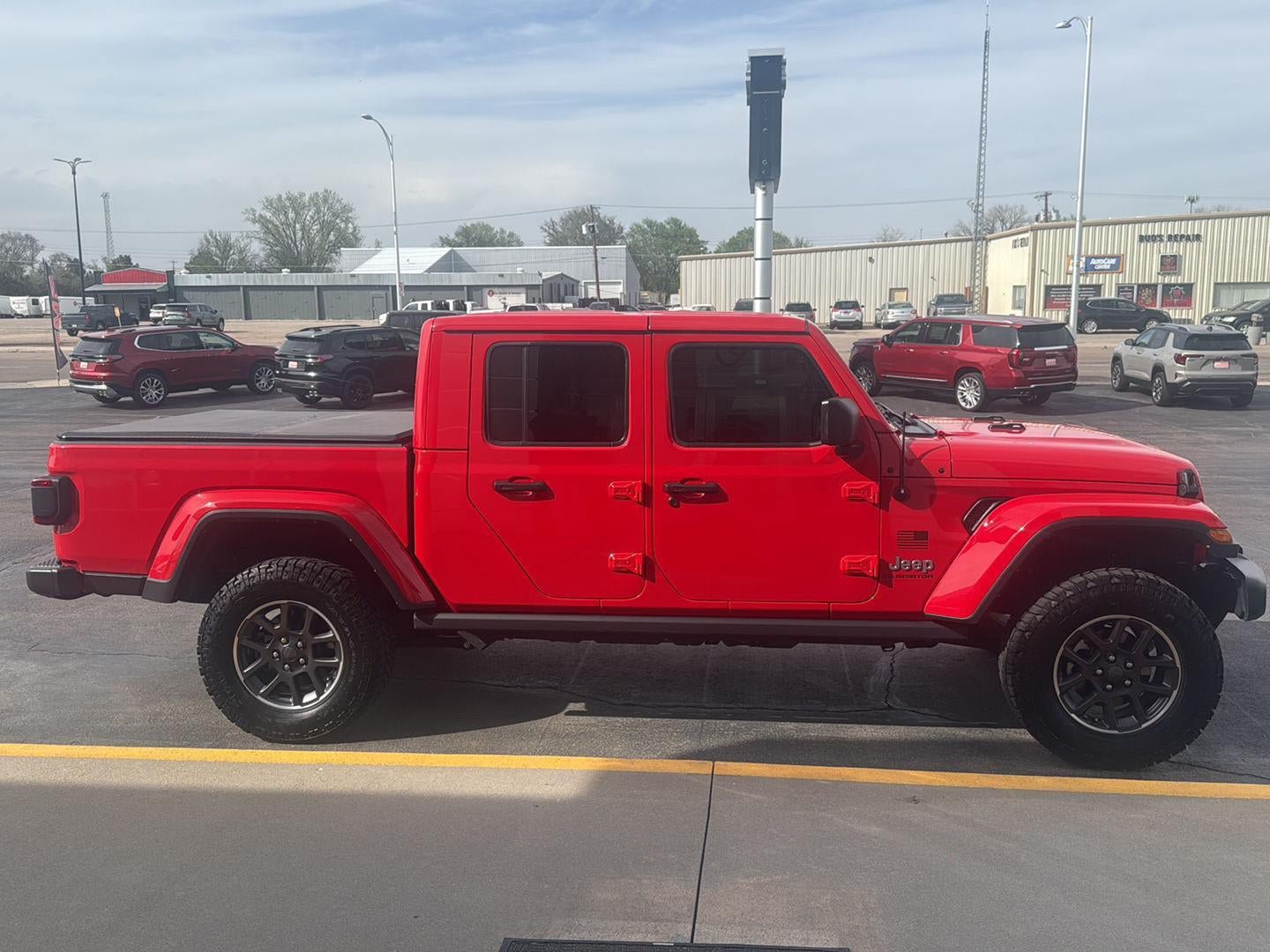 Used 2022 Jeep Gladiator Overland w/ Popular Equipment Package AWD/4WD image 6