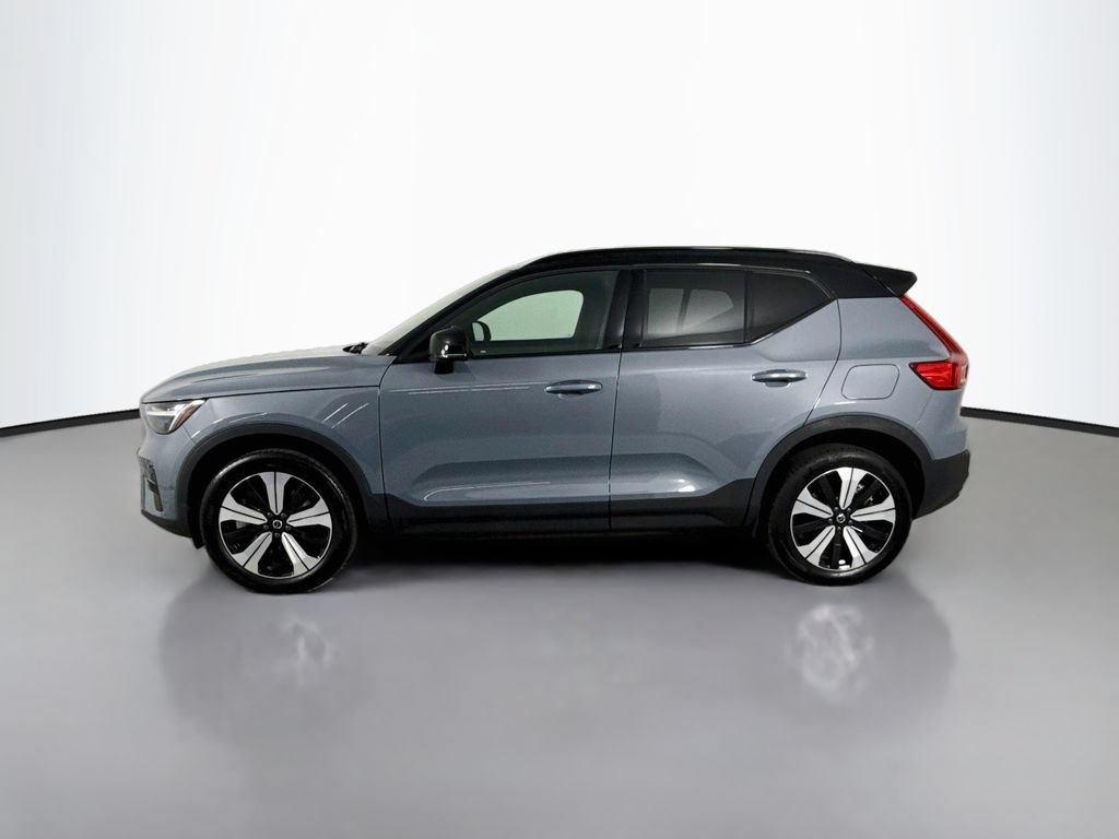 Used 2023 Volvo XC40 Recharge Plus AWD/4WD image 2