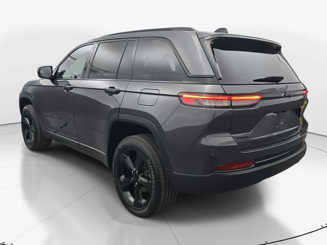 Used 2023 Jeep Grand Cherokee Altitude AWD/4WD image 7
