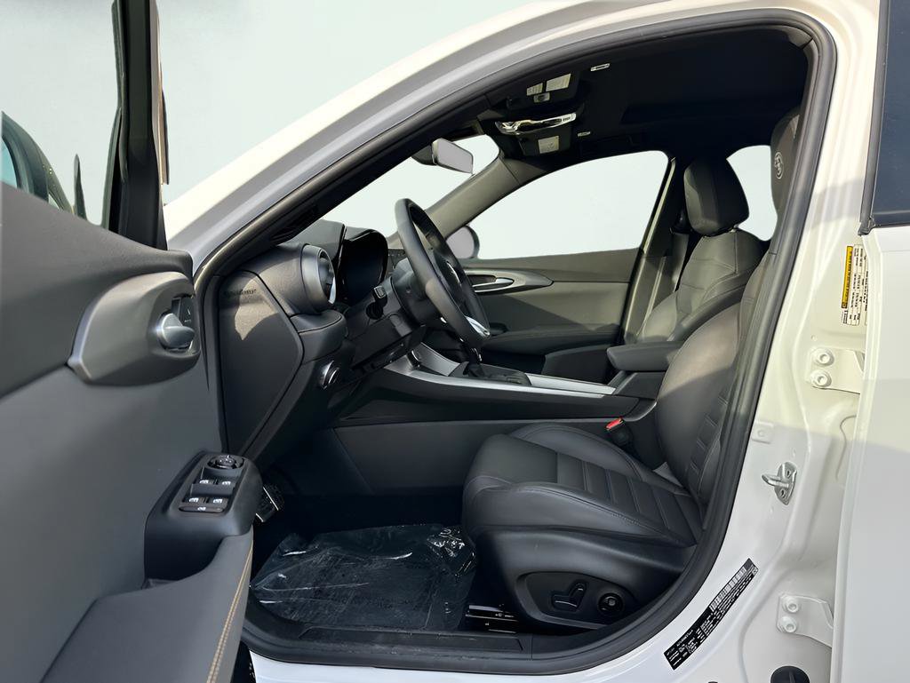 Used 2025 Alfa Romeo Tonale w/ Premium Package image 17