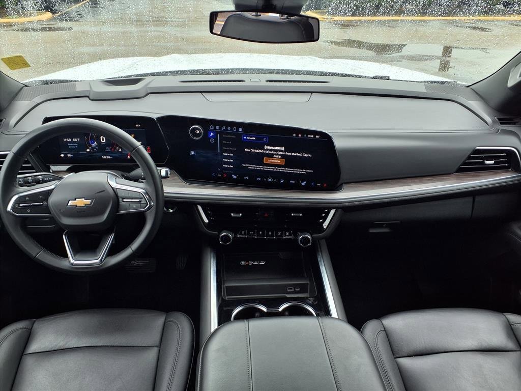 Used 2025 Chevrolet Tahoe LT image 3