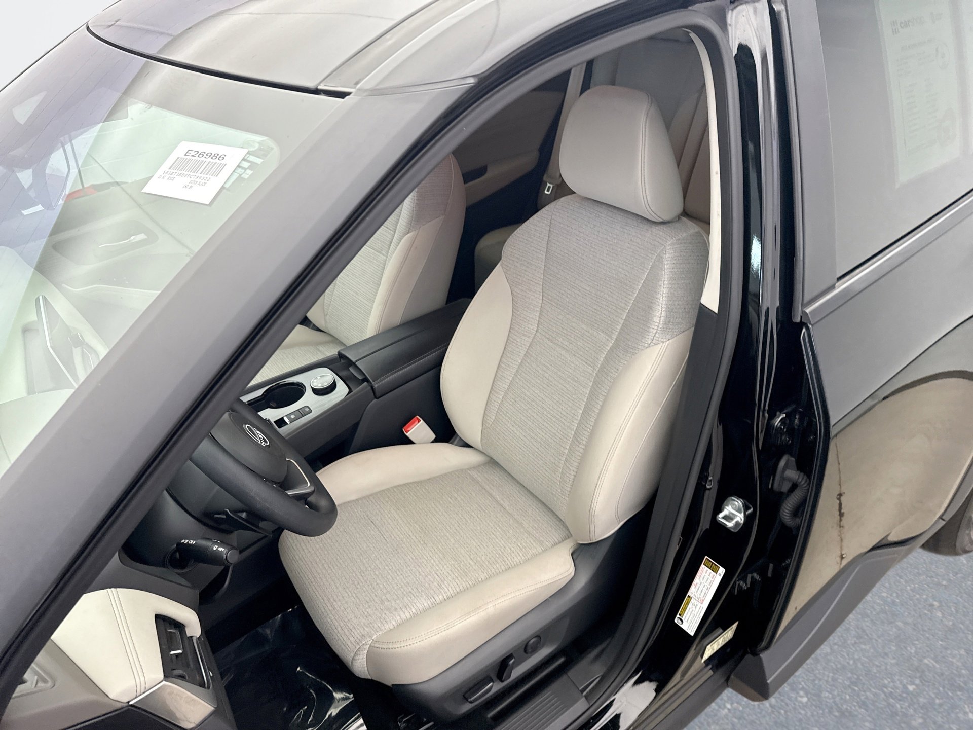 Used 2023 Nissan Rogue SV image 11