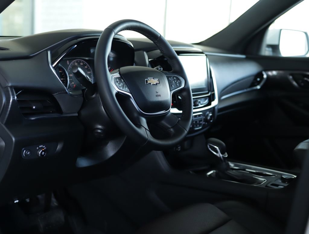 Certified 2023 Chevrolet Traverse High Country w/ LPO, Floor Liner Package image 9