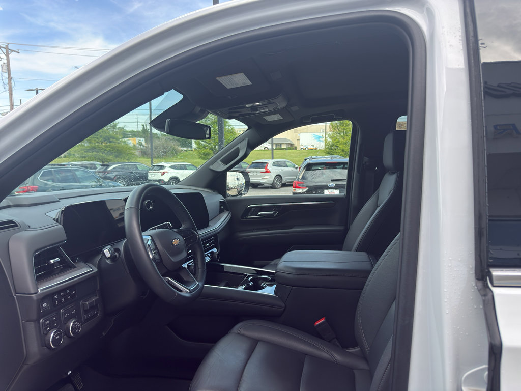 Used 2025 Chevrolet Tahoe LT AWD/4WD image 9