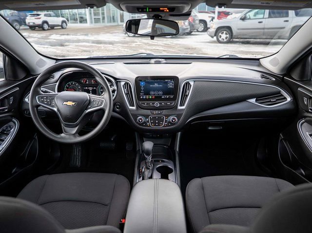 Used 2025 Chevrolet Malibu LT image 21