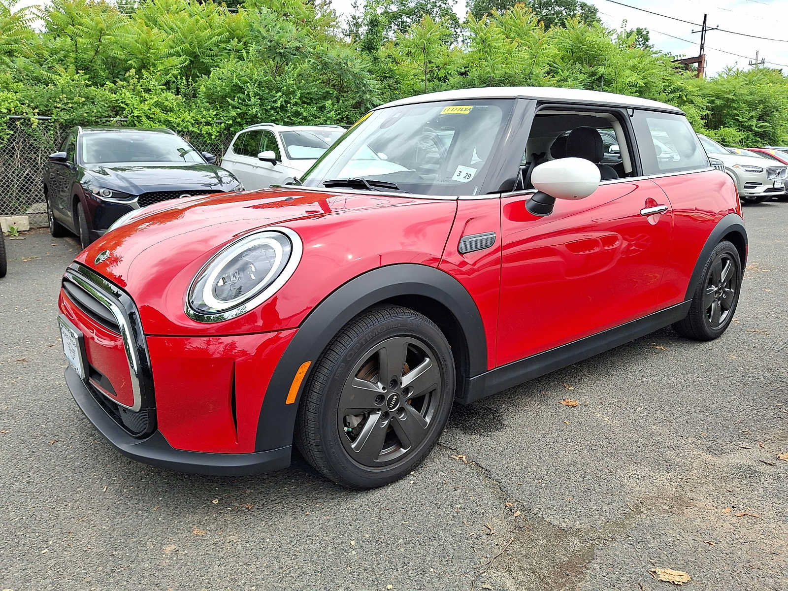 Used 2024 MINI Cooper 2-Door Hardtop FWD image 3